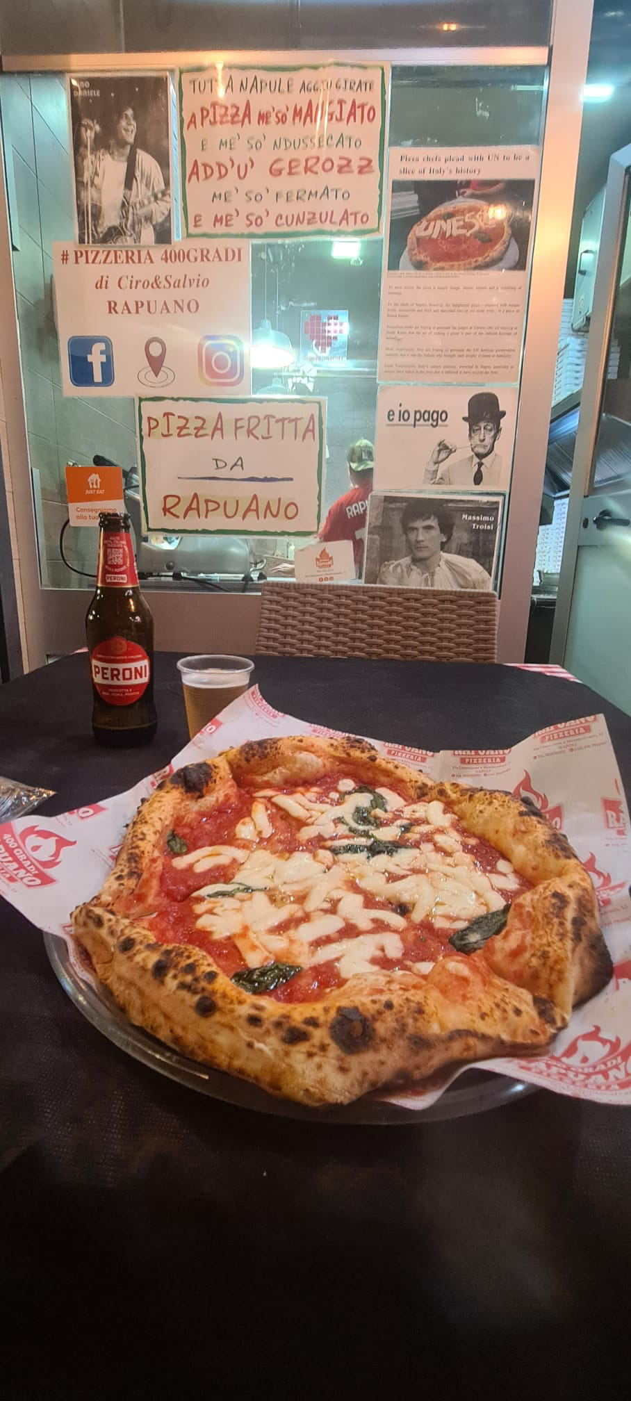 Margherita at Pizzeria 400 Gradi, Quartieri Spagnoli